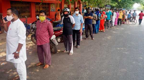 तीसरी लहर के कहर के बीच भारत में आज से लगेगी कोरोना वैक्सीन की बूस्टर डोज तीसरी लहर के कहर के बीच भारत में आज से लगेगी कोरोना वैक्सीन की बूस्टर डोज